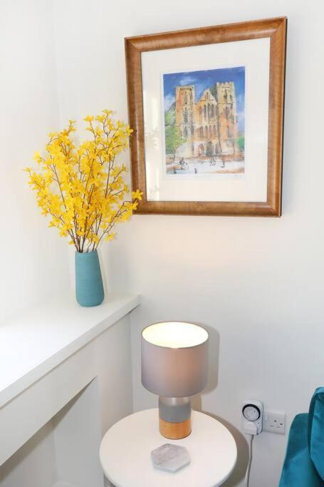 Central Ripon Apartment - View Of The Cathedral! Екстер'єр фото