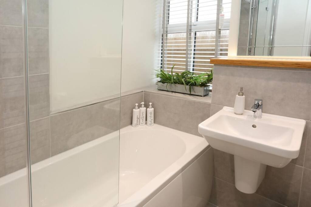 Central Ripon Apartment - View Of The Cathedral! Екстер'єр фото