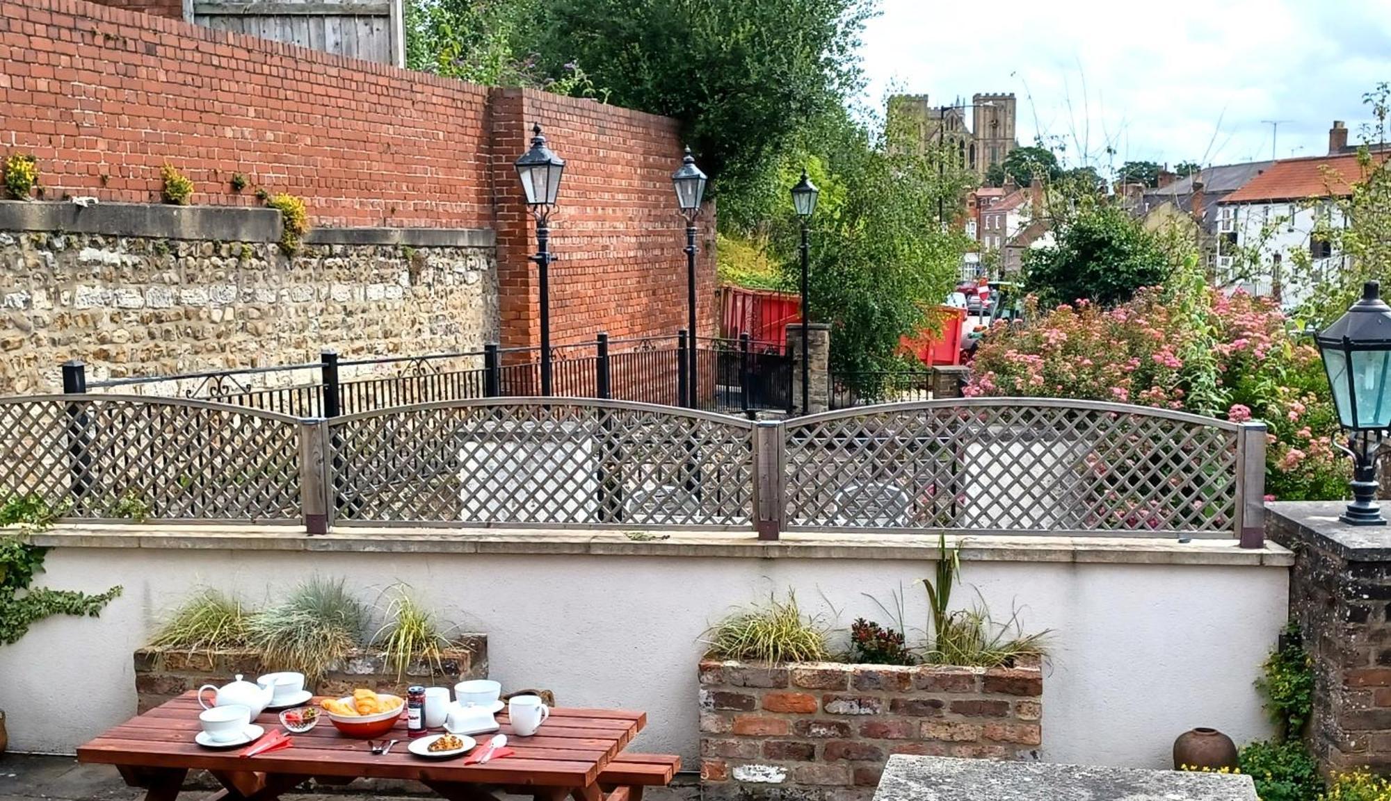 Central Ripon Apartment - View Of The Cathedral! Екстер'єр фото